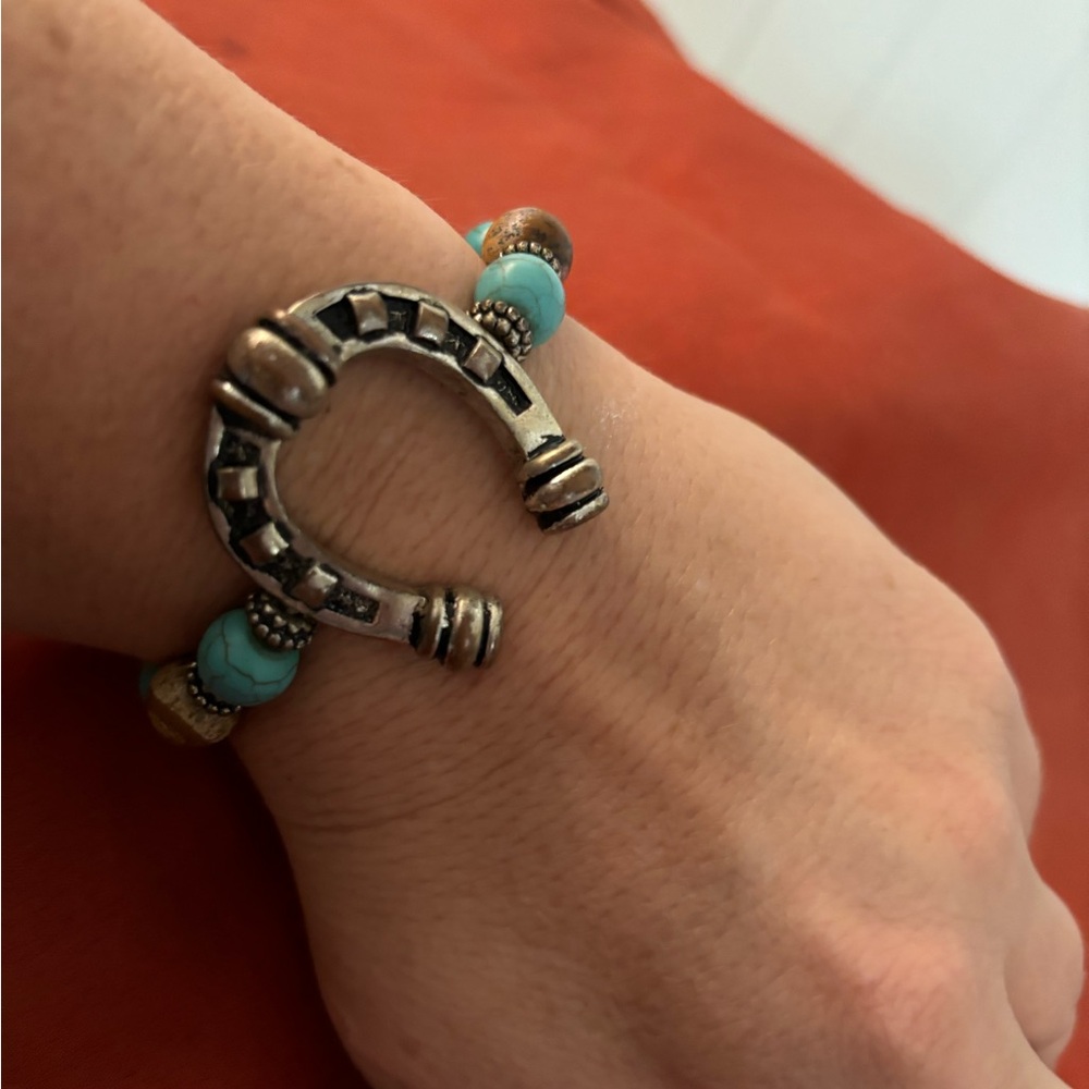 Horseshoe Bracelet Turquoise and Silver toned. Cowboy Cowgirl Western - Picture 5 of 5